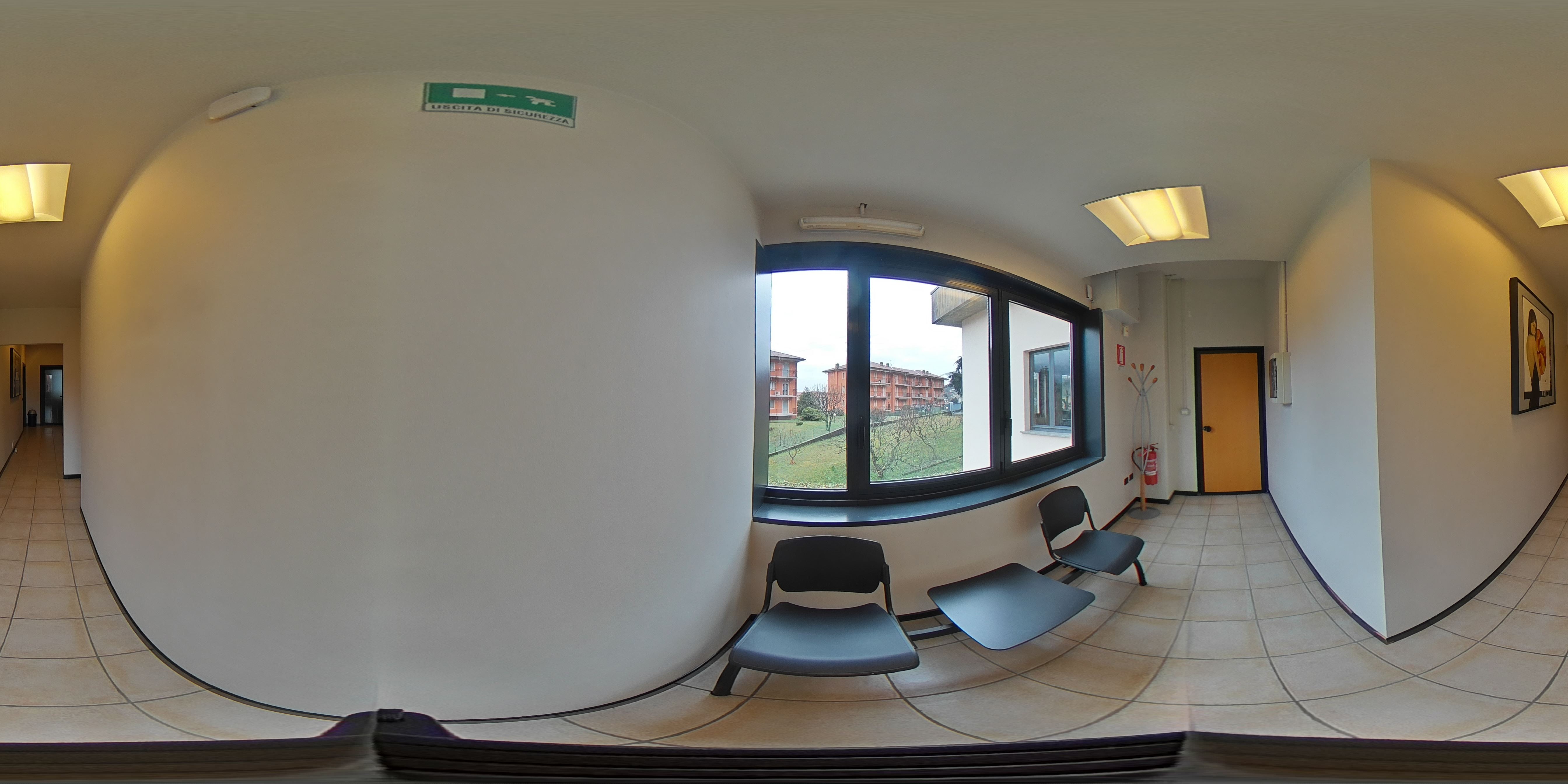 Capannone in Affitto Pescate