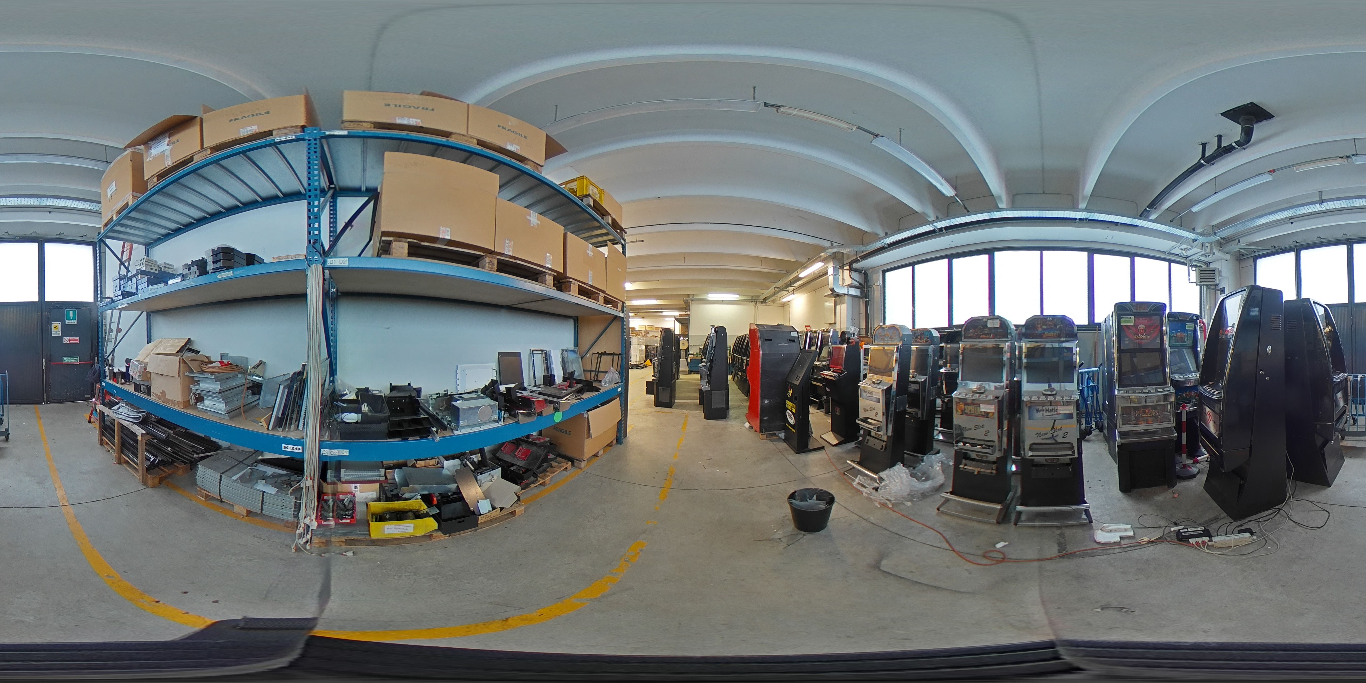 Capannone in Vendita Pescate