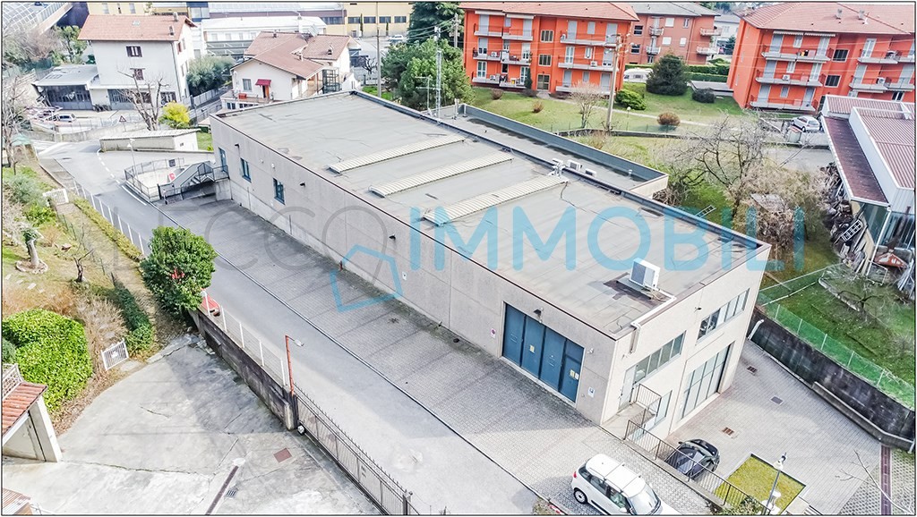 CAPANNONE CON POSTI AUTO