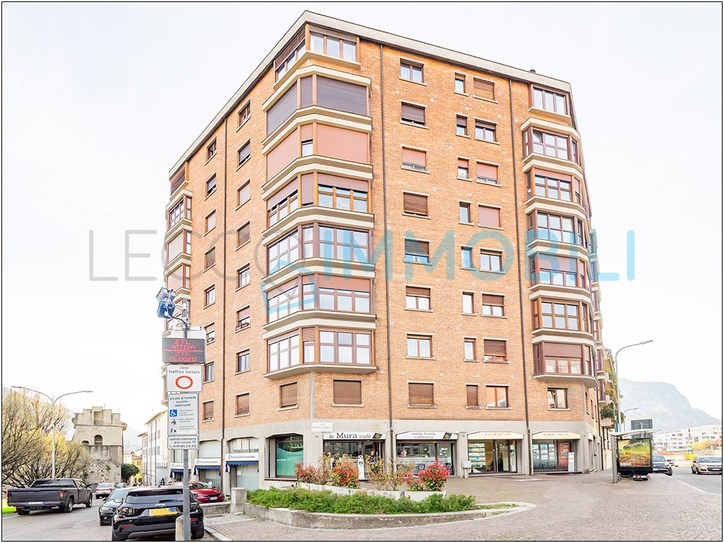 IL NEGOZIO CHE SI ADATTA AD OGNI ESIGENZA