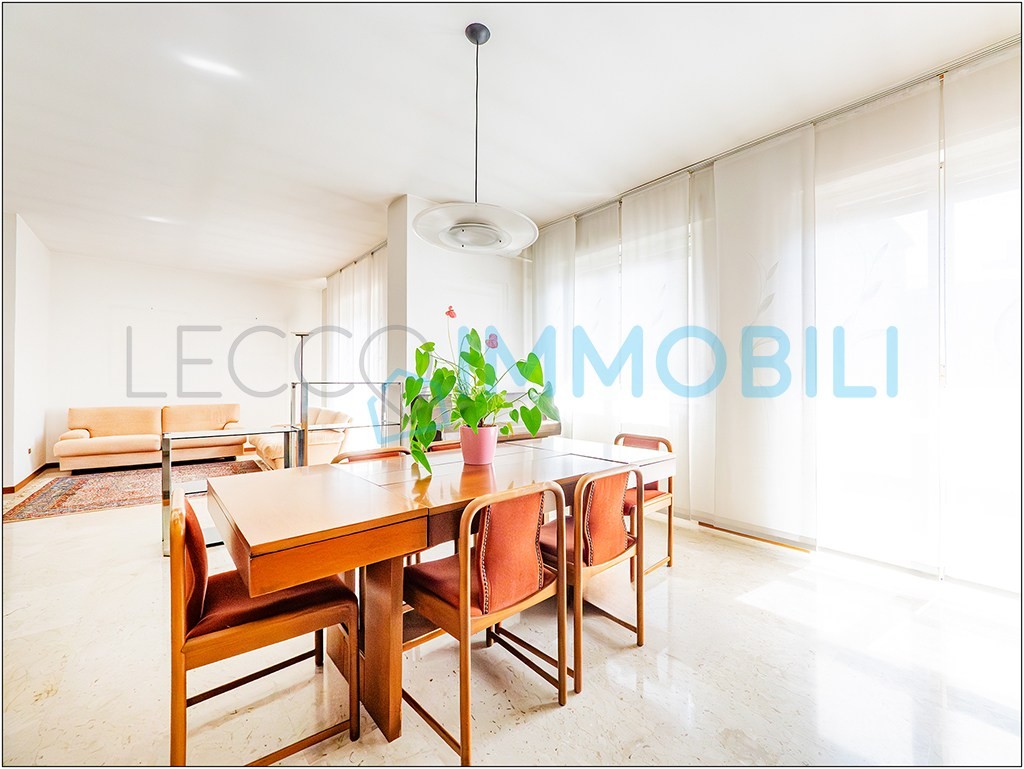 LA CASA CHE INVITA A RESTARE