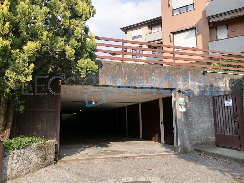 IL BOX RARO VICINO AL LAGO